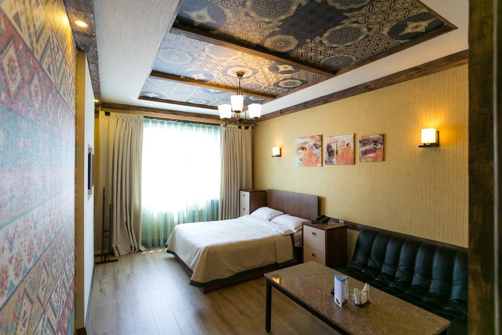 Delphin Guest House Biškek Exteriér fotografie
