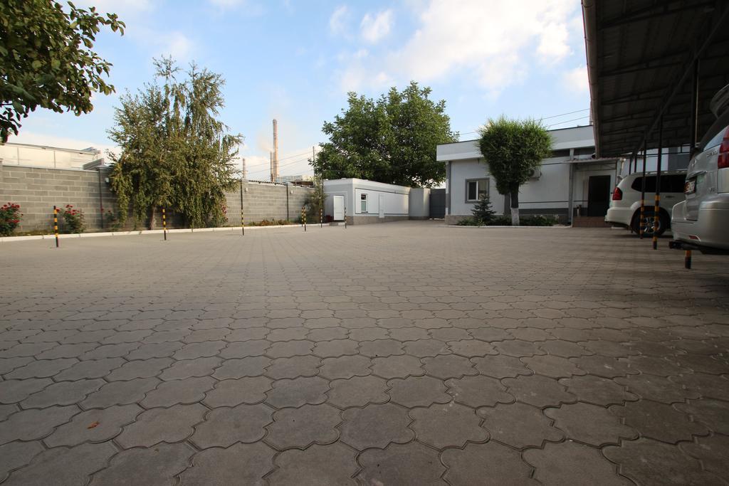 Delphin Guest House Biškek Exteriér fotografie